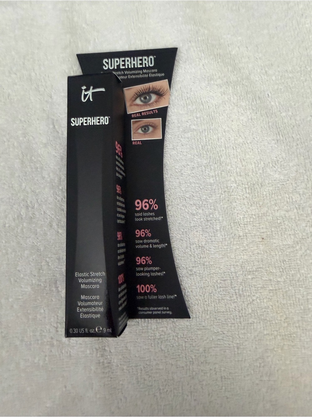 it cosmetics Superhero Volumizing Mascara Packaging – Black